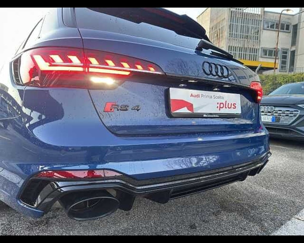 Audi RS 4 Avant nuova a Roma (13)