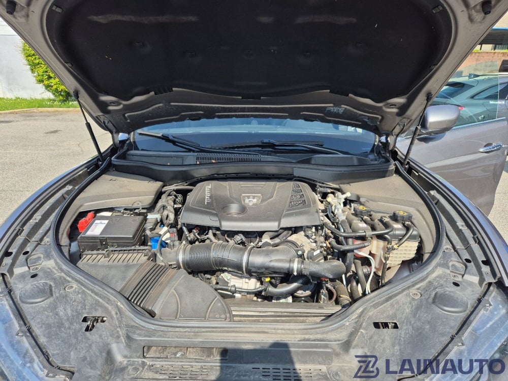 Maserati Levante usata a Milano (12)