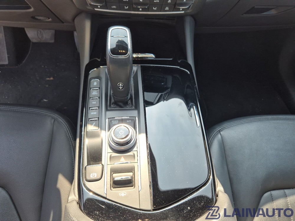 Maserati Levante usata a Milano (18)