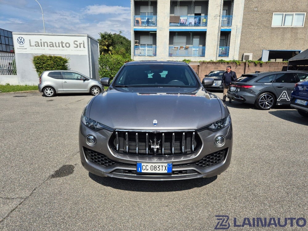 Maserati Levante usata a Milano (2)