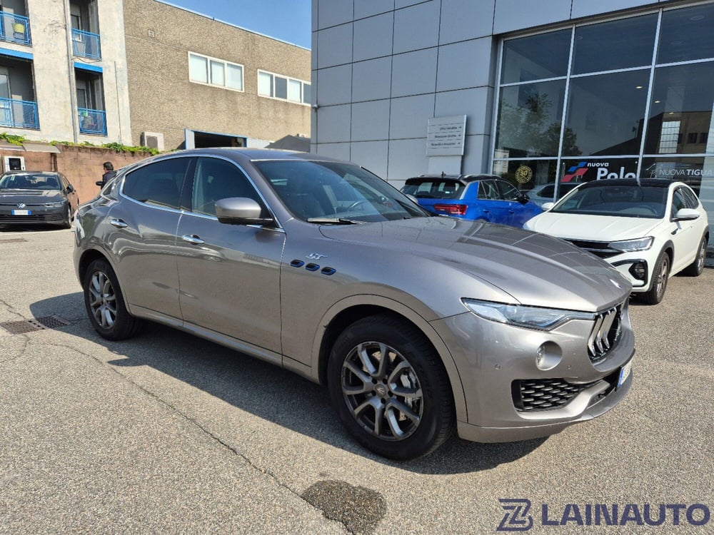 Maserati Levante usata a Milano (3)