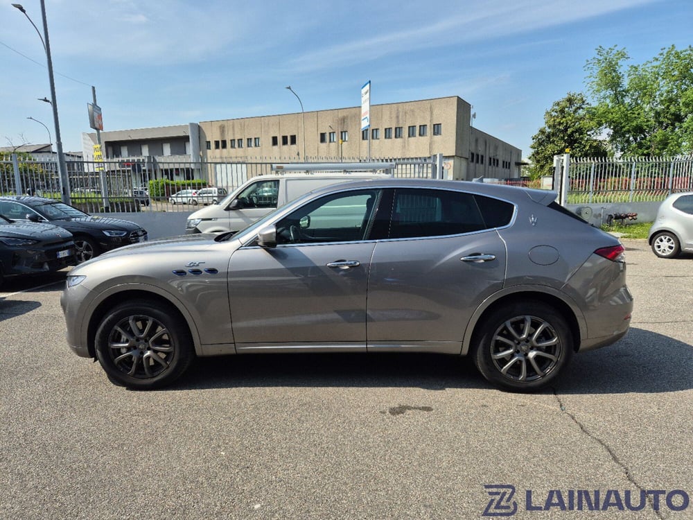 Maserati Levante usata a Milano (8)