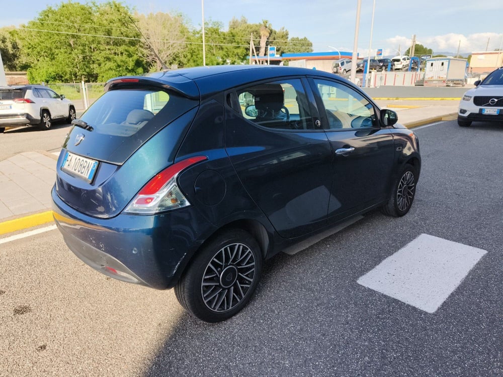 Lancia Ypsilon usata a Reggio Calabria (5)