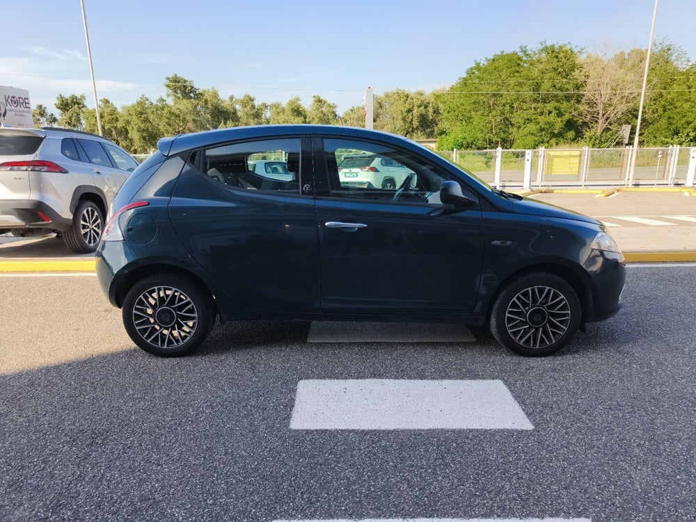 Lancia Ypsilon usata a Reggio Calabria (6)