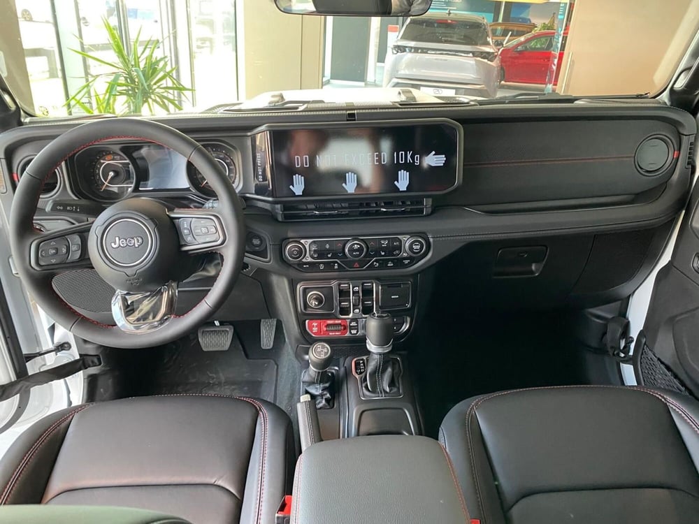 Jeep Wrangler Unlimited nuova a Milano (10)