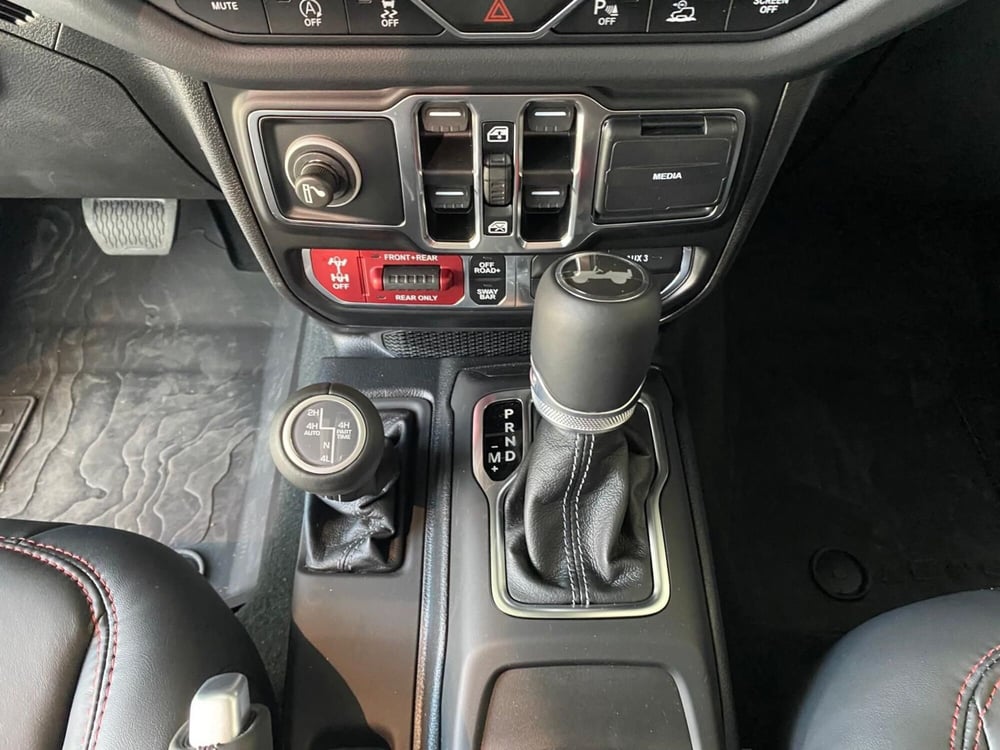 Jeep Wrangler Unlimited nuova a Milano (13)