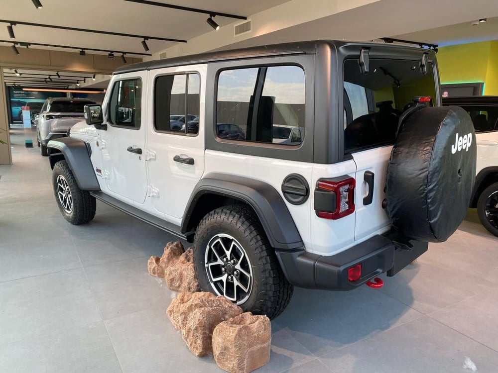 Jeep Wrangler Unlimited nuova a Milano (3)
