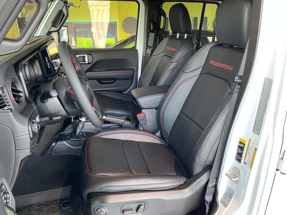 Jeep Wrangler Unlimited nuova a Milano (9)