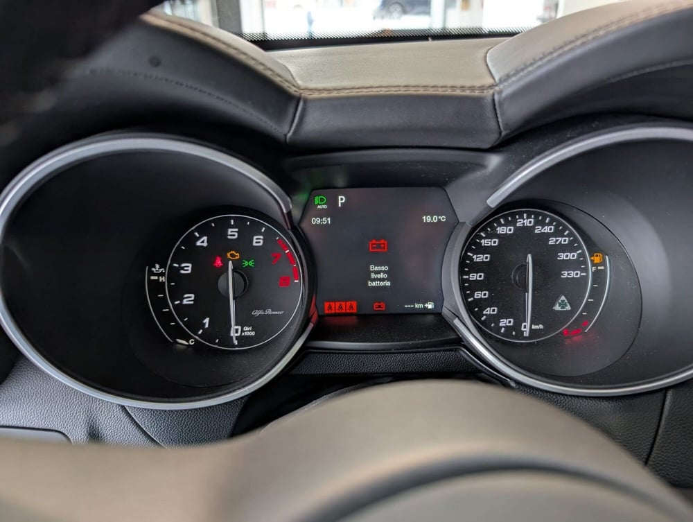 Alfa Romeo Stelvio usata a Milano (10)