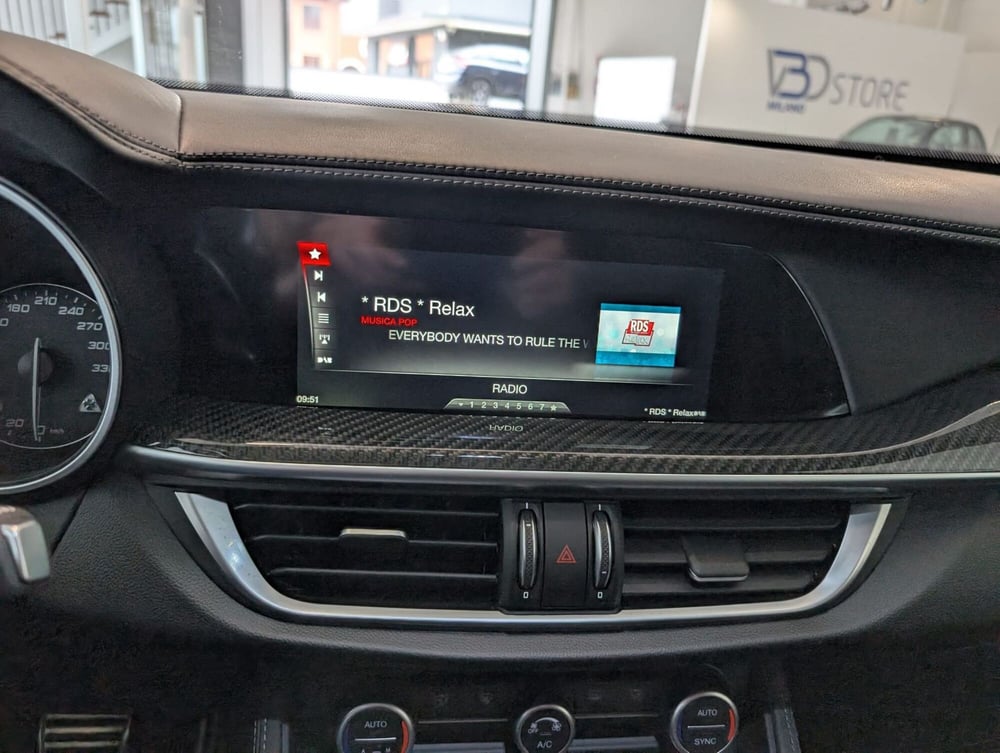 Alfa Romeo Stelvio usata a Milano (12)