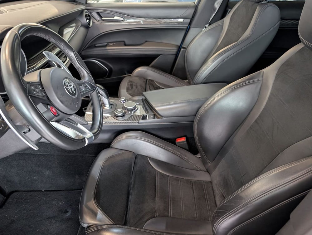 Alfa Romeo Stelvio usata a Milano (9)