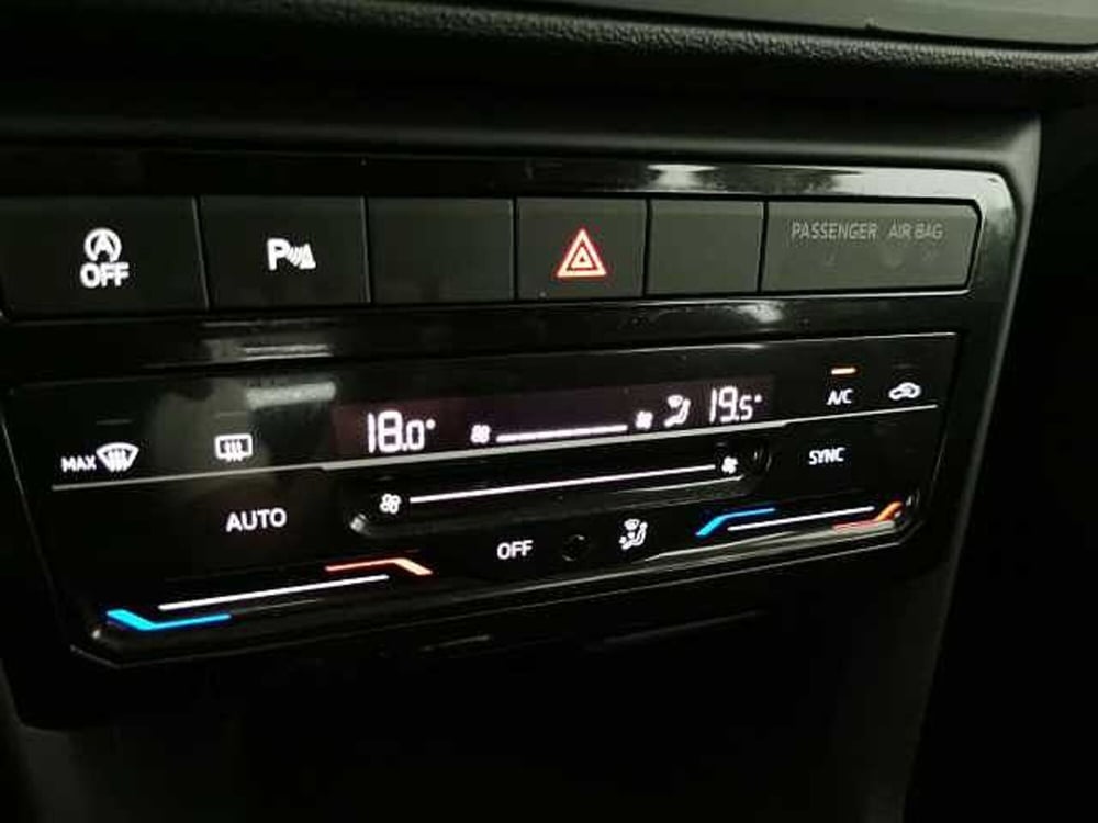 Volkswagen T-Cross usata a Chieti (14)