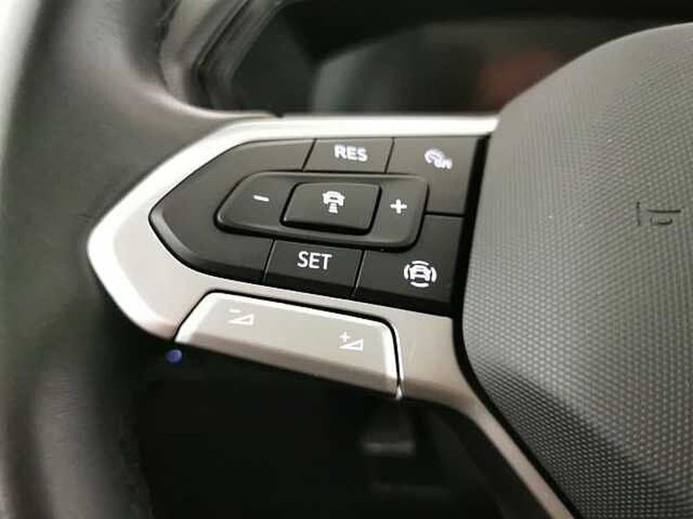 Volkswagen T-Cross usata a Chieti (18)
