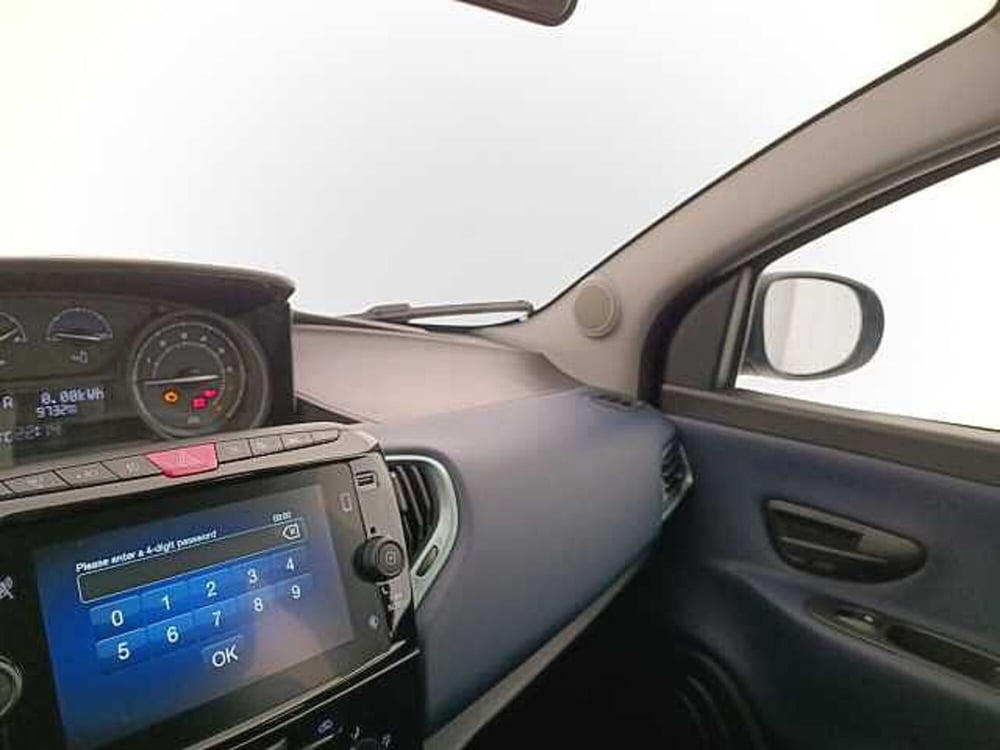 Lancia Ypsilon usata a Venezia (10)
