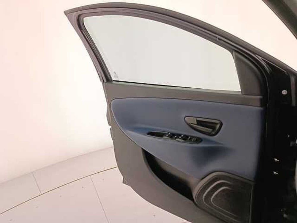 Lancia Ypsilon usata a Venezia (15)