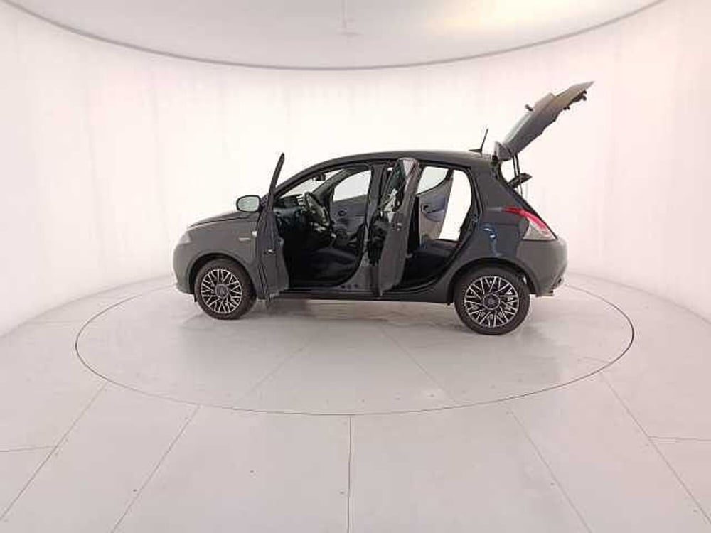 Lancia Ypsilon usata a Venezia (7)