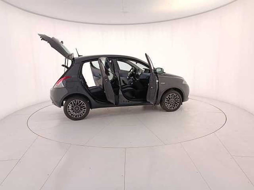 Lancia Ypsilon usata a Venezia (8)