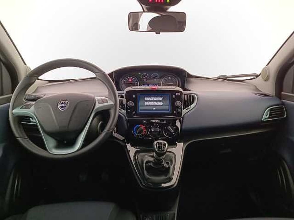 Lancia Ypsilon usata a Venezia (9)