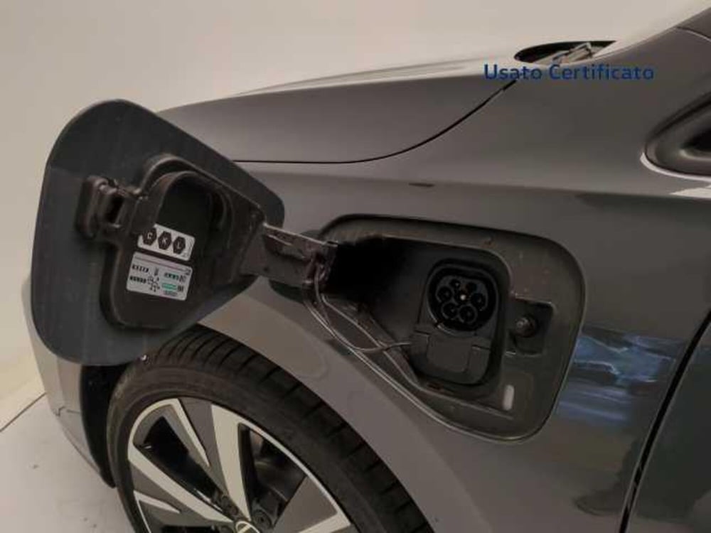 Volkswagen Golf nuova a Avellino (10)