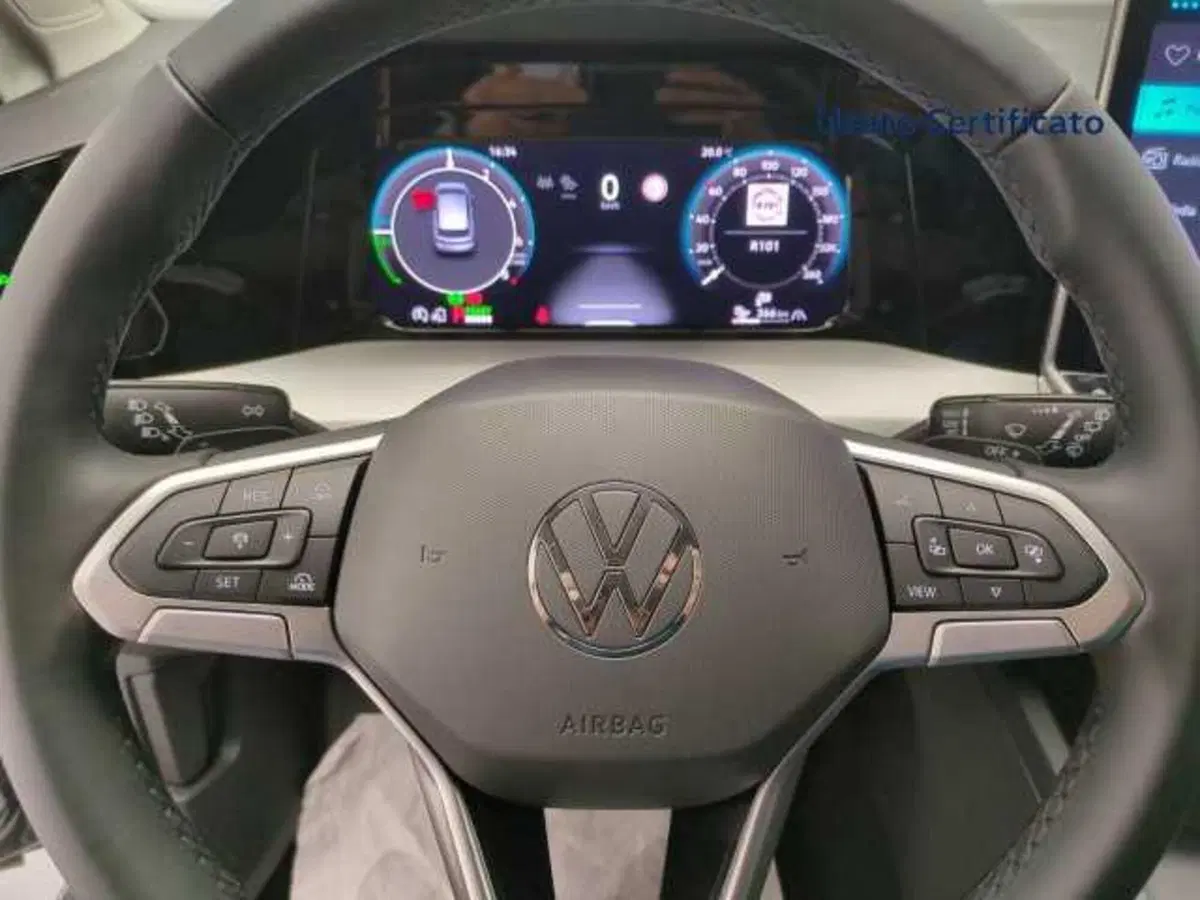 Volkswagen Golf nuova a Avellino (17)