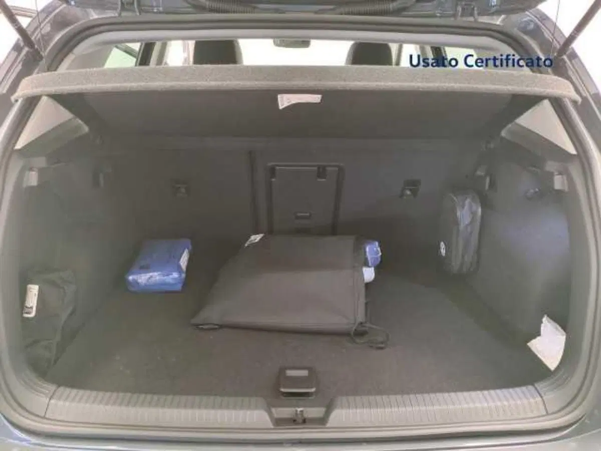 Volkswagen Golf nuova a Avellino (8)