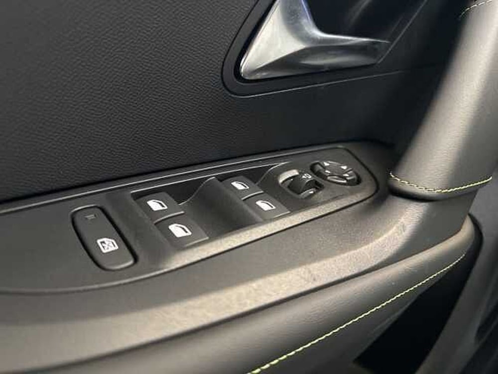 Peugeot 2008 nuova a Ravenna (18)