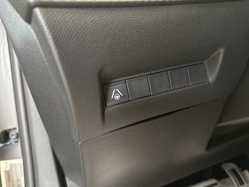 Peugeot 2008 nuova a Ravenna (19)