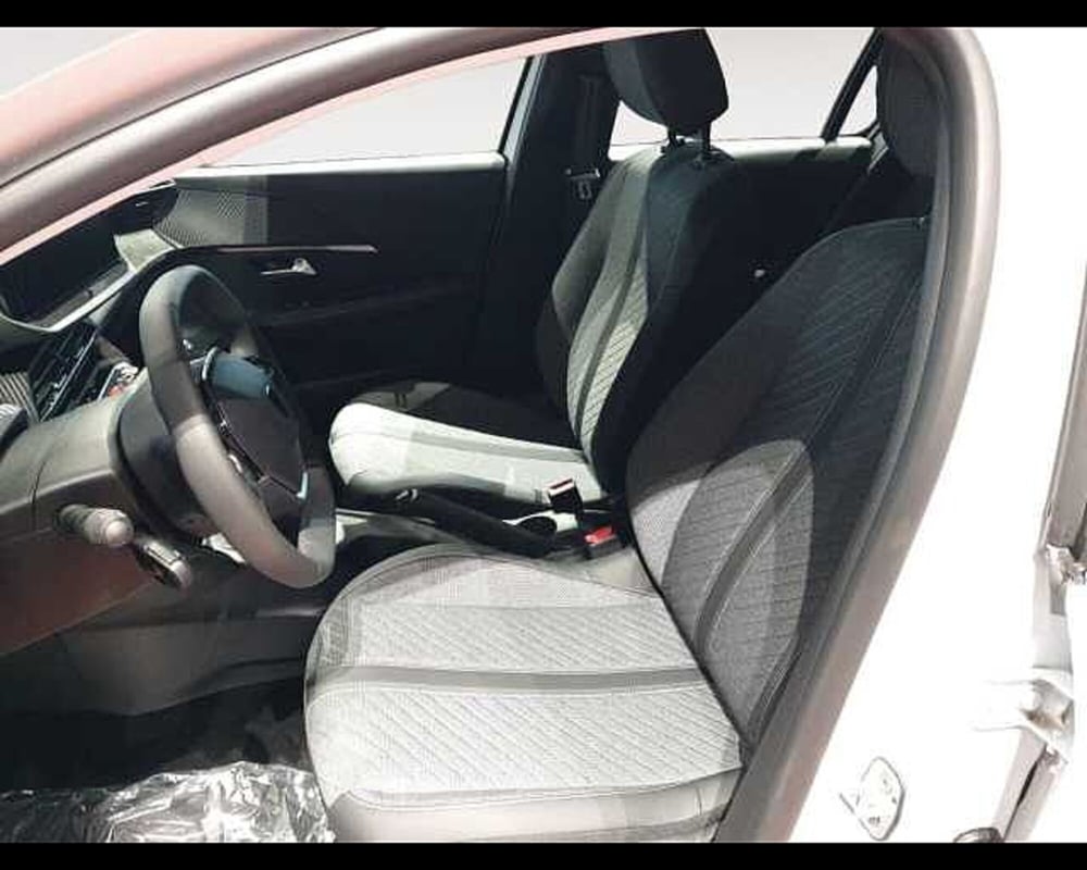 Peugeot 208 nuova a Cuneo (11)