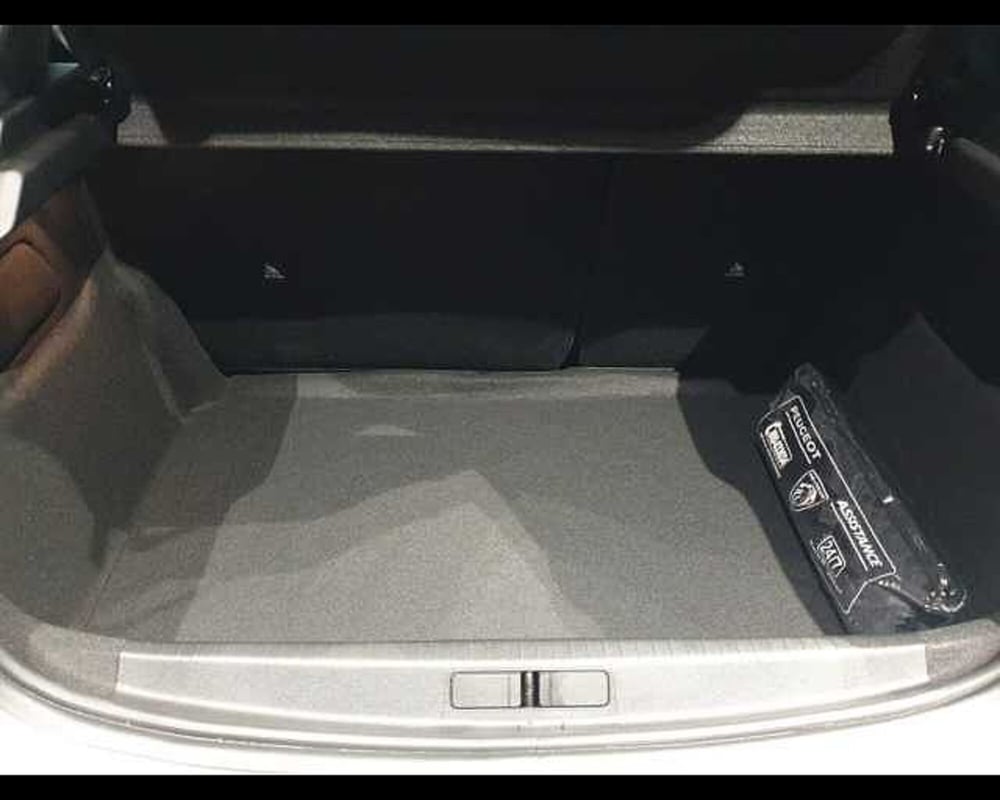 Peugeot 208 nuova a Cuneo (7)