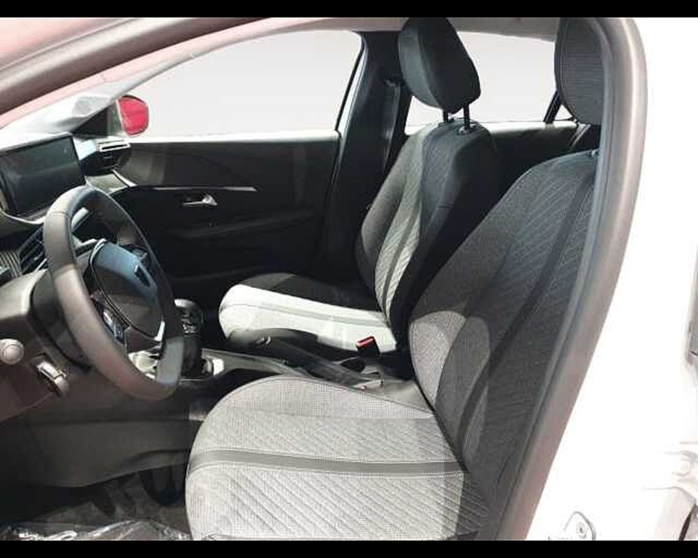 Peugeot 208 nuova a Cuneo (11)
