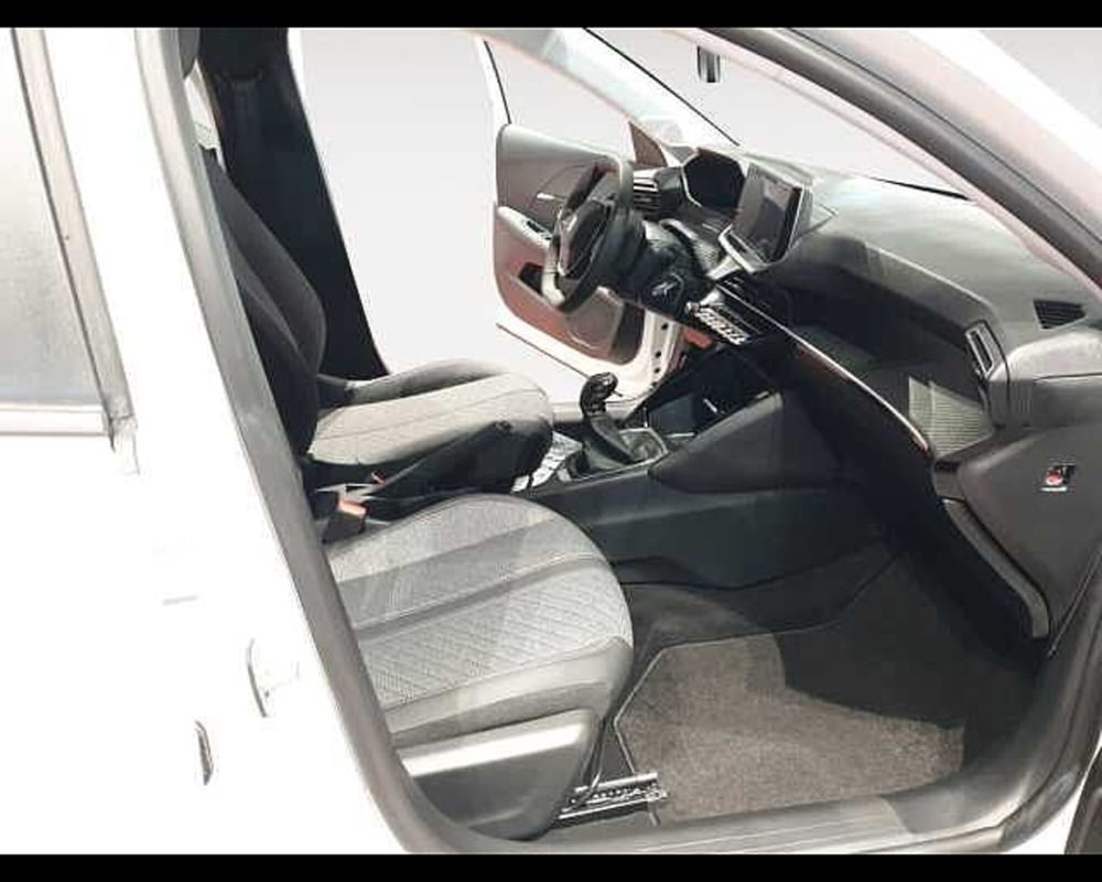 Peugeot 208 nuova a Cuneo (13)