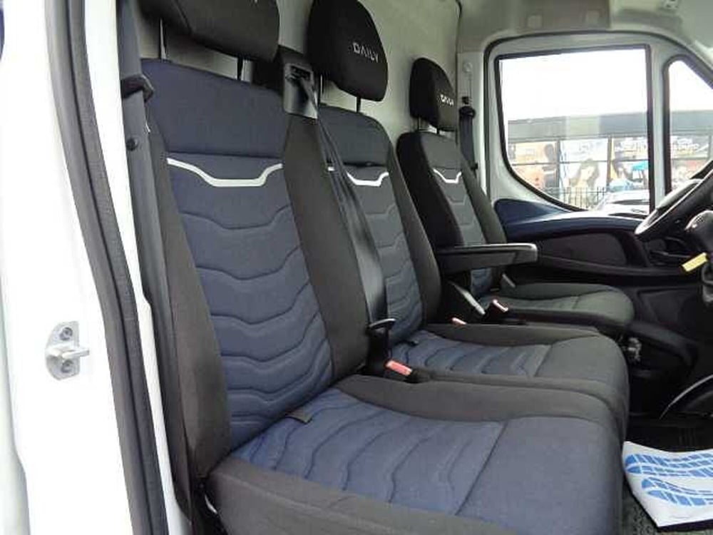 Iveco Daily Furgone usata a Treviso (15)