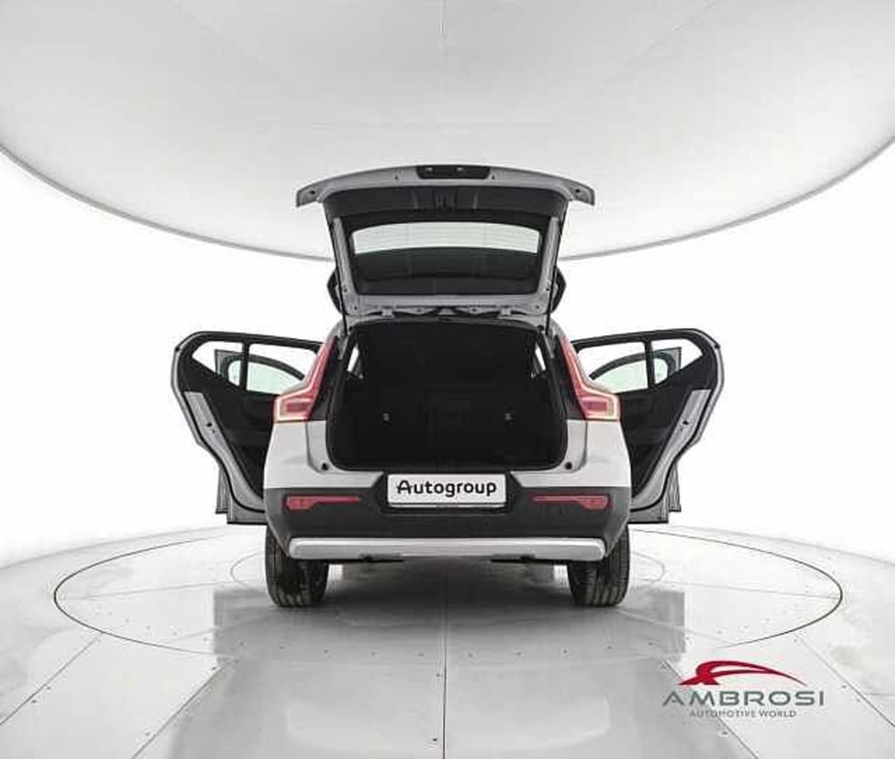 Volvo XC40 usata a Viterbo (7)