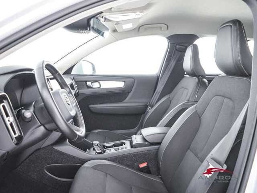 Volvo XC40 usata a Viterbo (9)