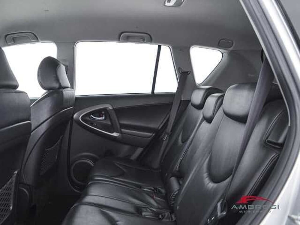 Toyota Rav4 usata a Viterbo (9)