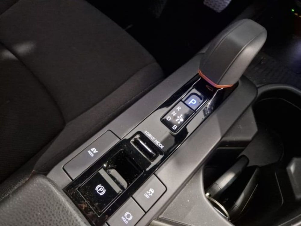 Toyota Toyota C-HR usata a Livorno (19)