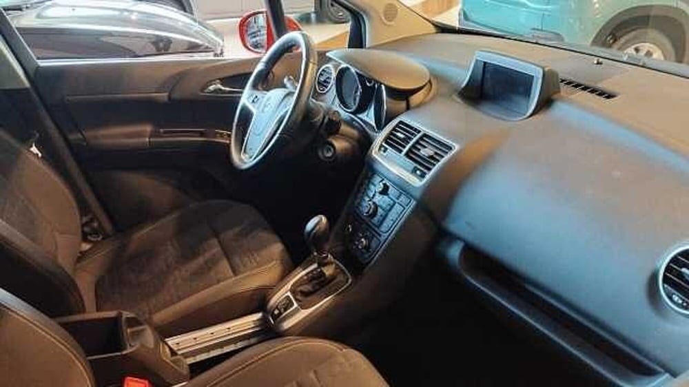 Opel Meriva usata a Milano (19)