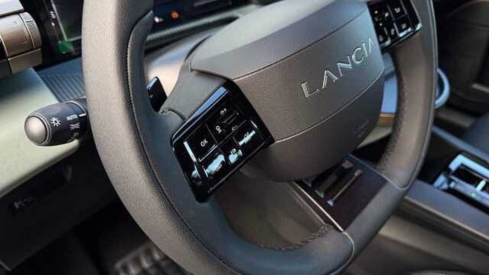 Lancia Ypsilon usata a Milano (17)