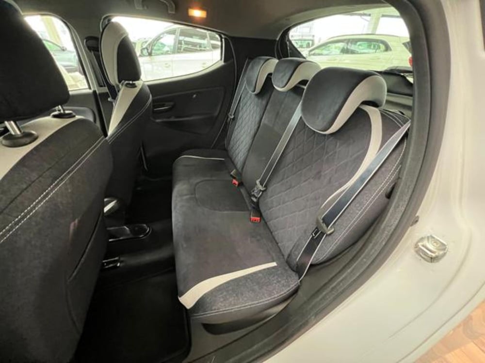 Lancia Ypsilon usata a Modena (12)