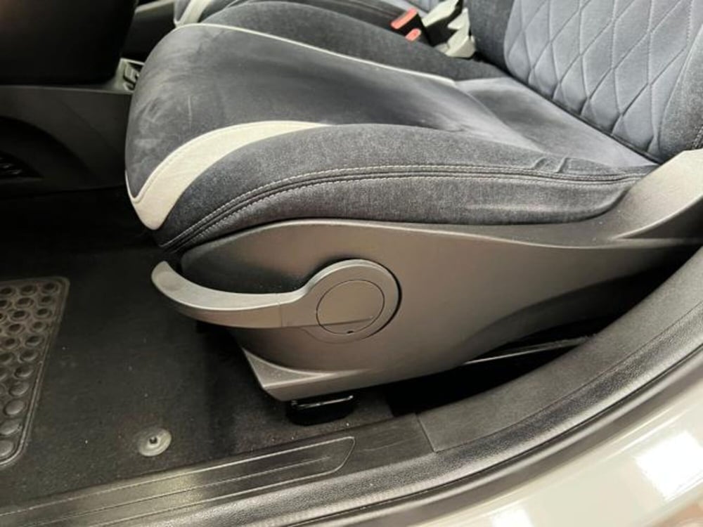 Lancia Ypsilon usata a Modena (13)