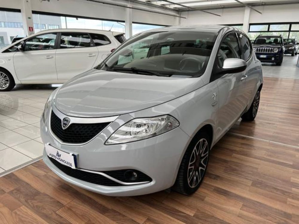 Lancia Ypsilon usata a Modena (3)