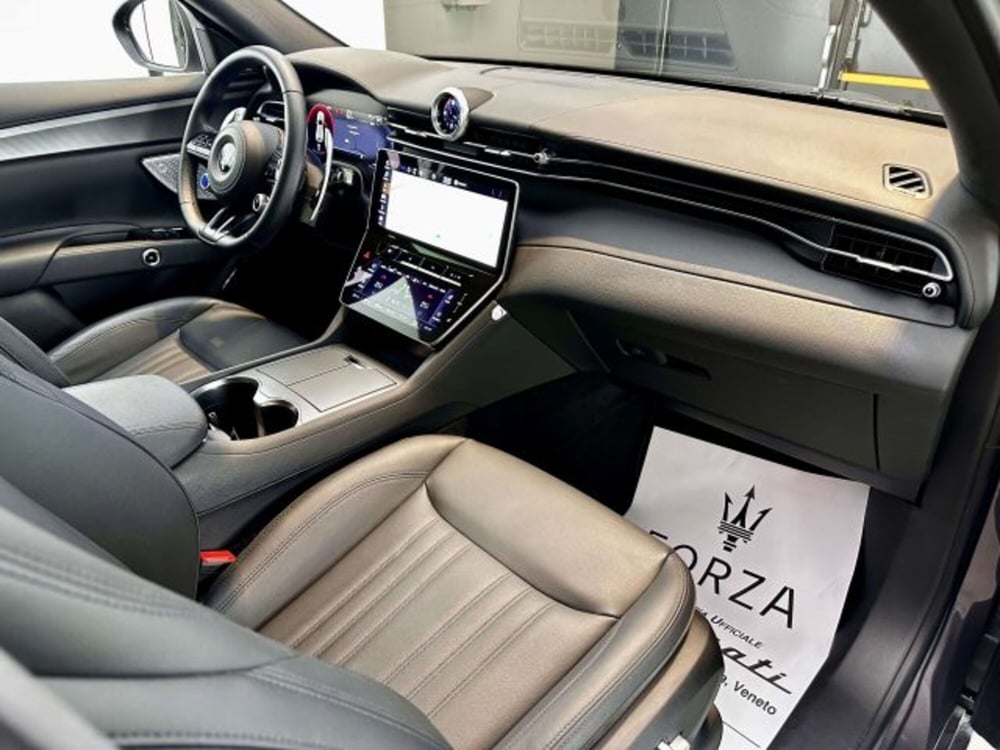 Maserati Grecale usata a Torino (12)
