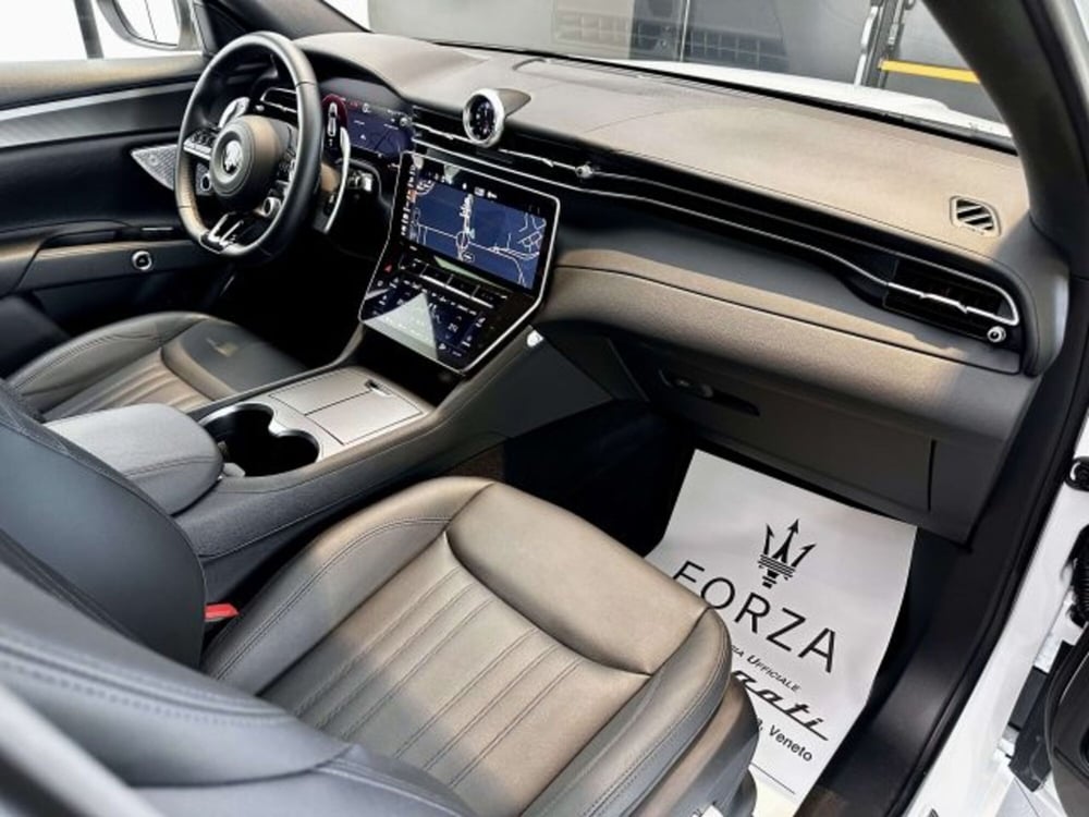 Maserati Grecale usata a Torino (12)