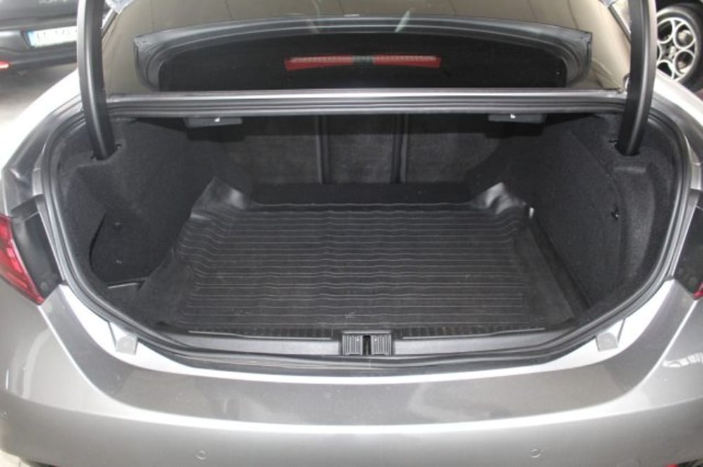 Alfa Romeo Giulia usata a Terni (10)