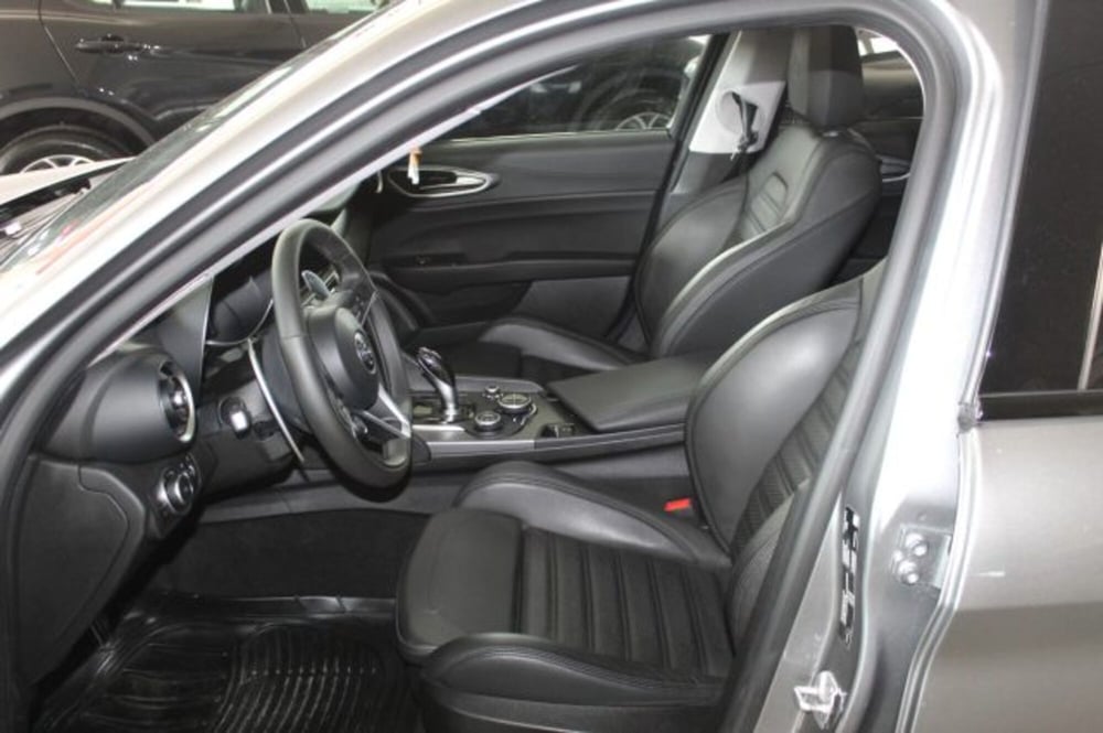 Alfa Romeo Giulia usata a Terni (7)