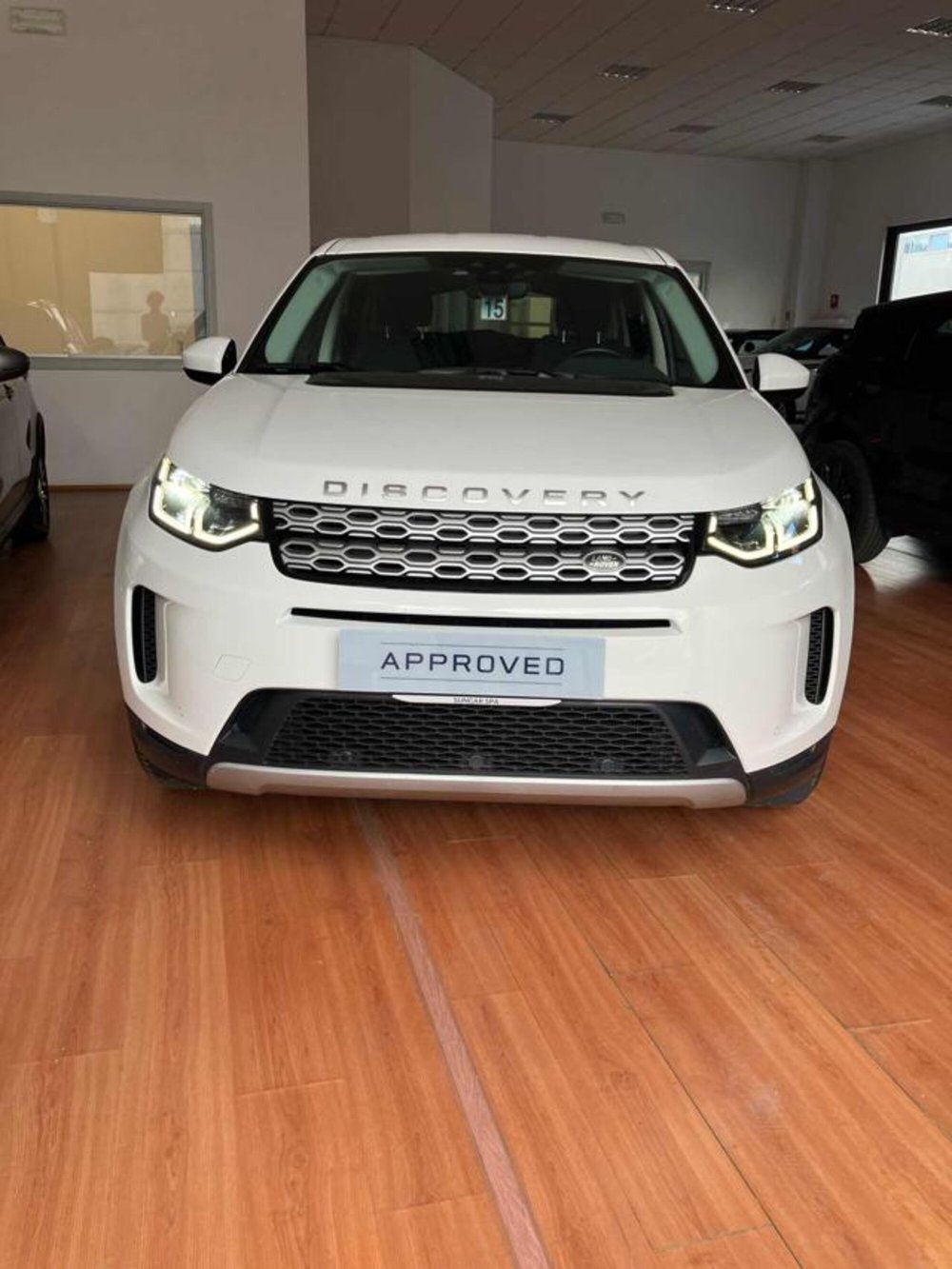 Land Rover Discovery Sport usata a Lucca