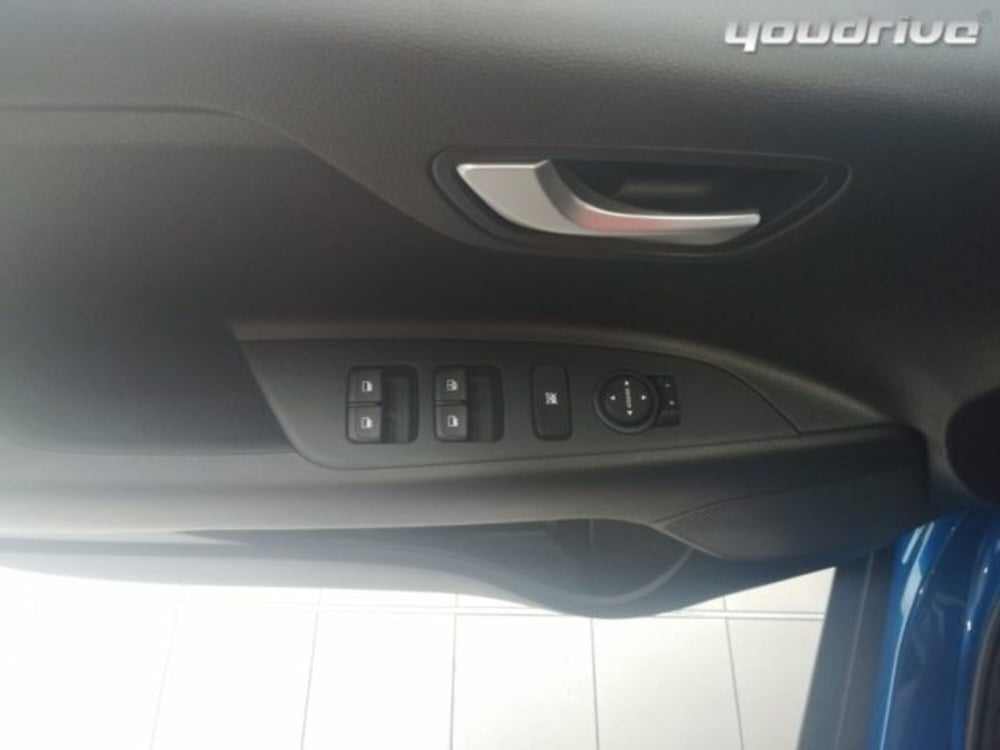 Kia Stonic nuova a Napoli (15)