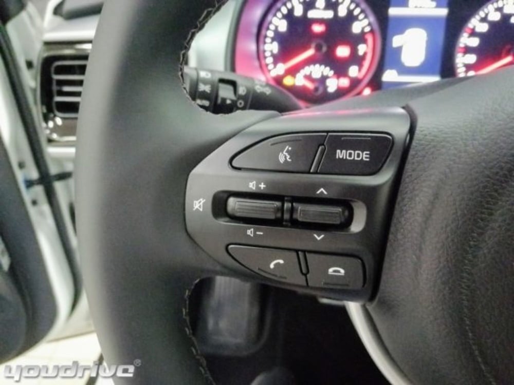 Kia Stonic nuova a Napoli (11)