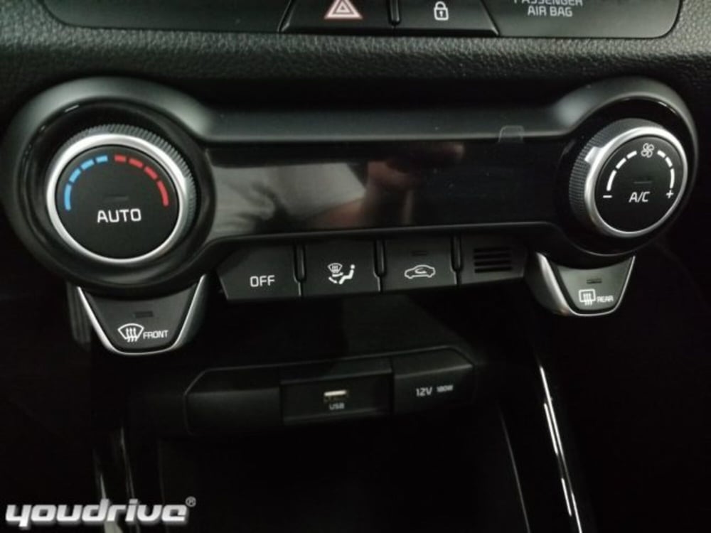 Kia Stonic nuova a Napoli (15)