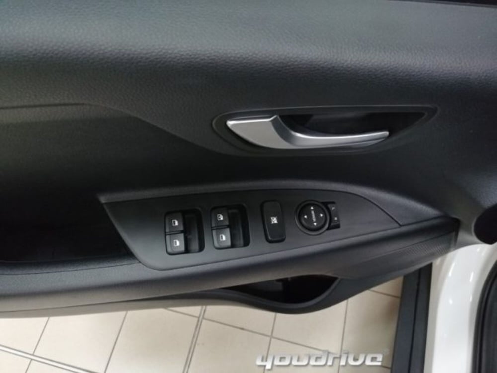 Kia Stonic nuova a Napoli (17)